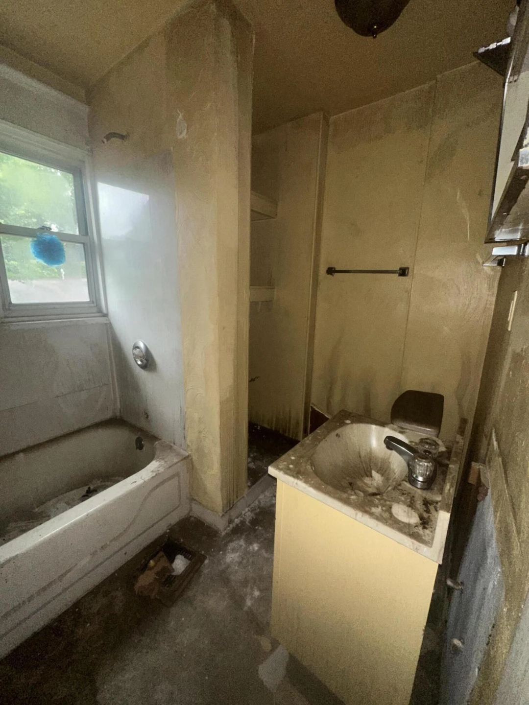 707 Bullitt AVE - Photo 6