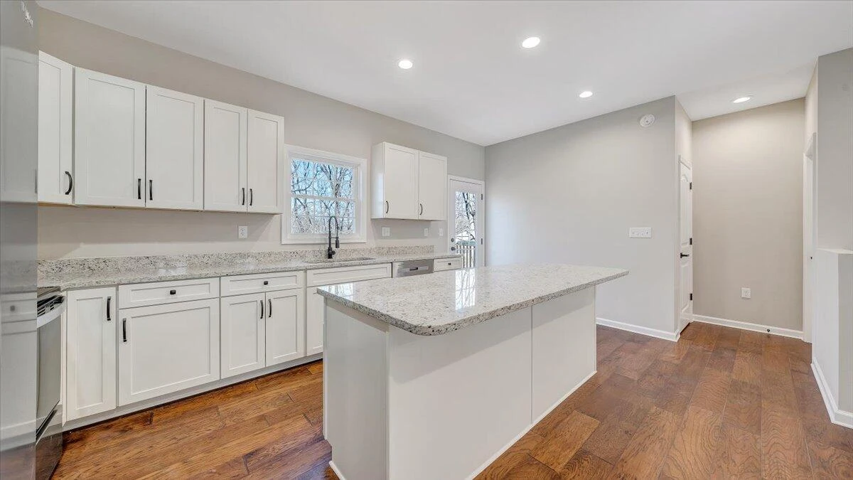 132 Chenault ST - Photo 10