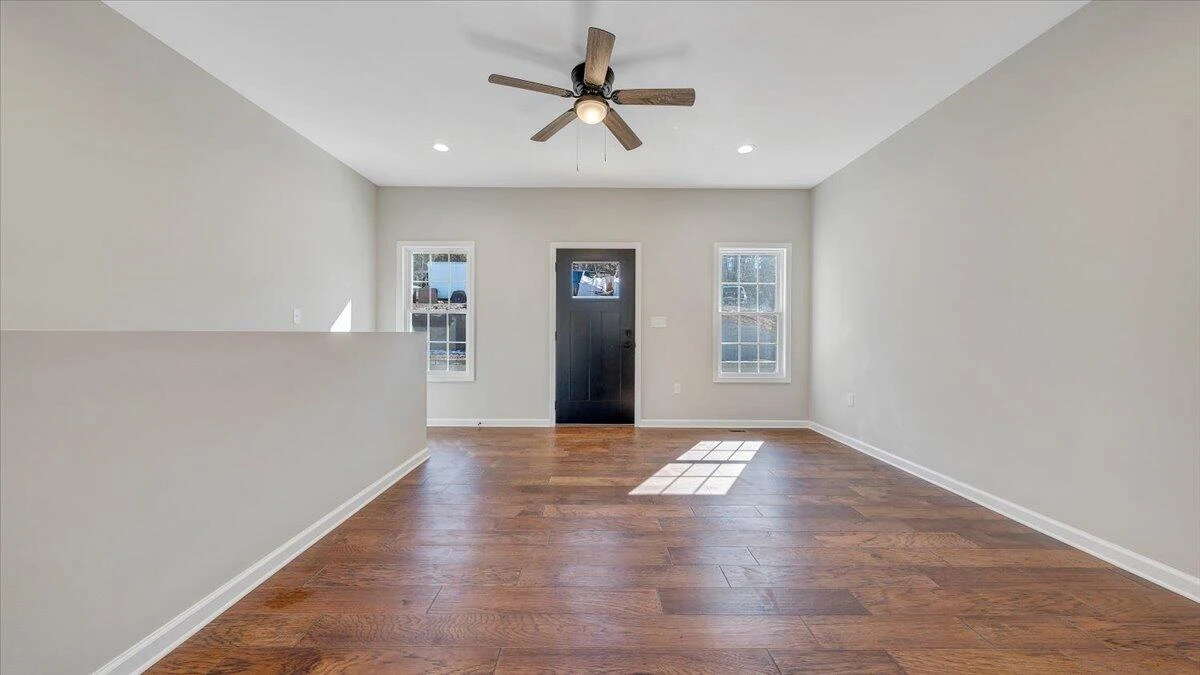 132 Chenault ST - Photo 4