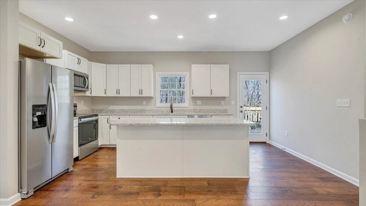 132 Chenault ST - Photo 5