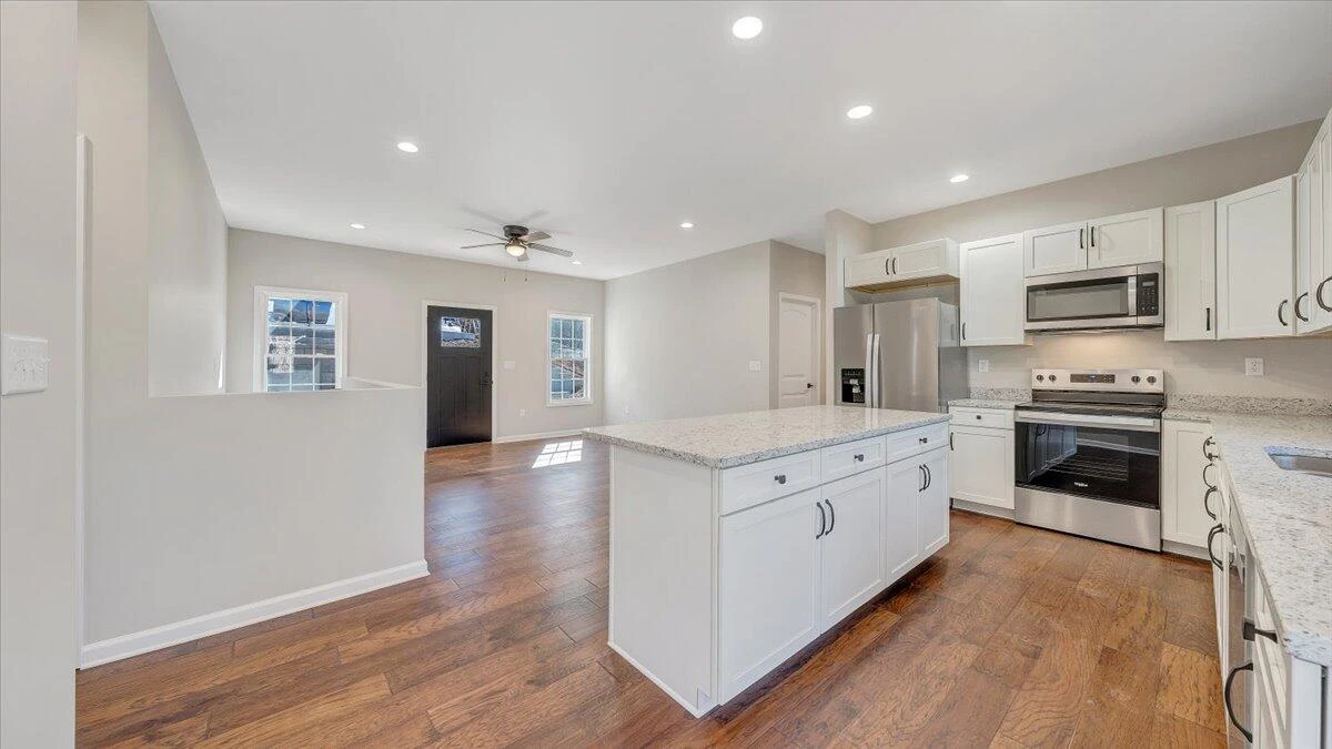 132 Chenault ST - Photo 7