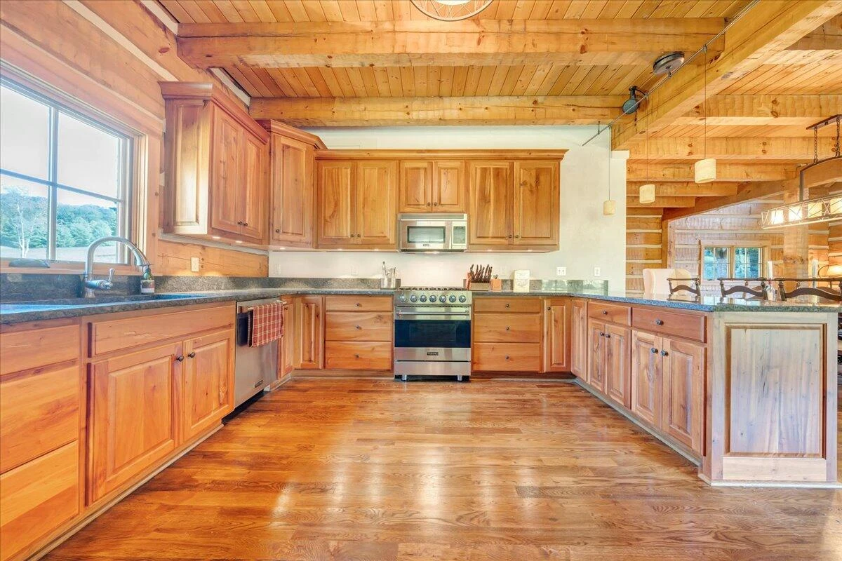 1088 Hollandsworth RD - Photo 16