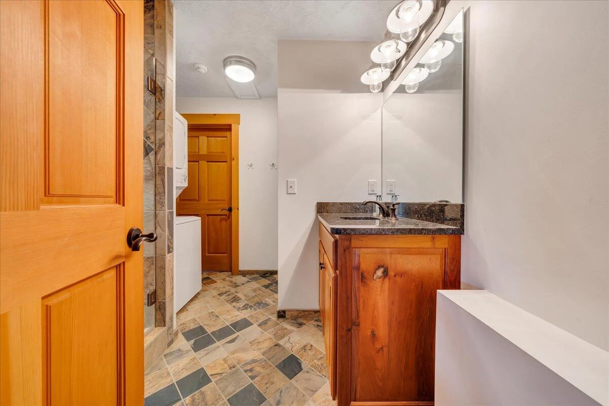 1088 Hollandsworth RD - Photo 18