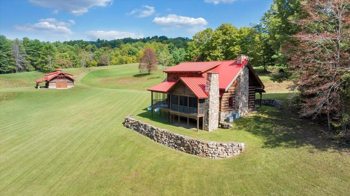 1088 Hollandsworth RD - Photo 3