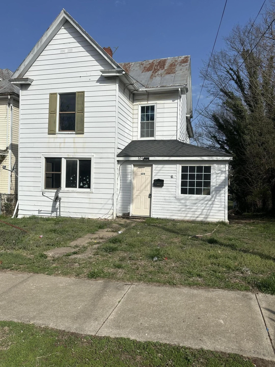 624 Albemarle AVE - Photo 2