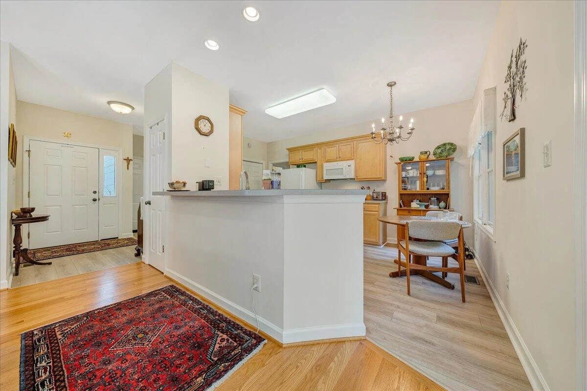 1087 Joffrey DR - Photo 12