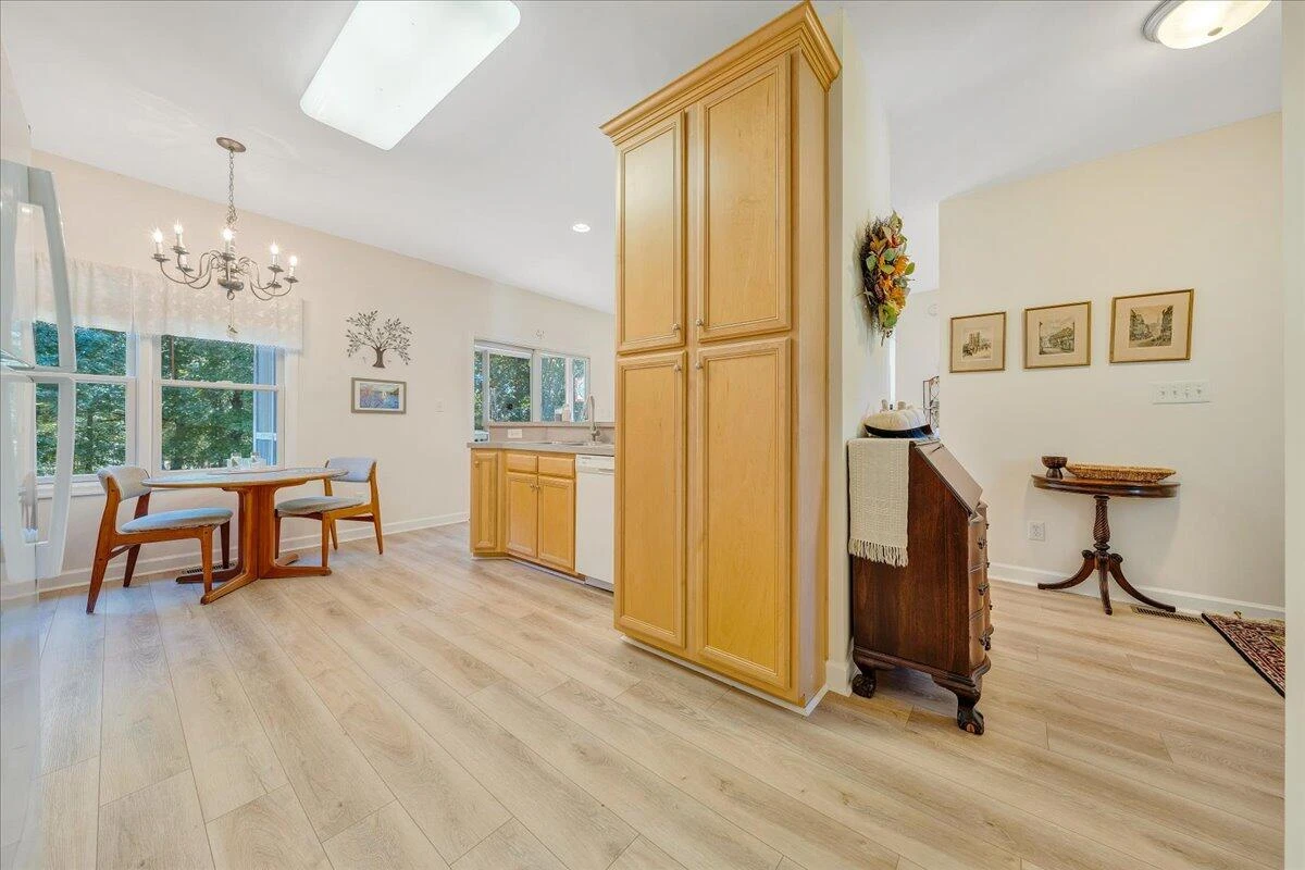 1087 Joffrey DR - Photo 16