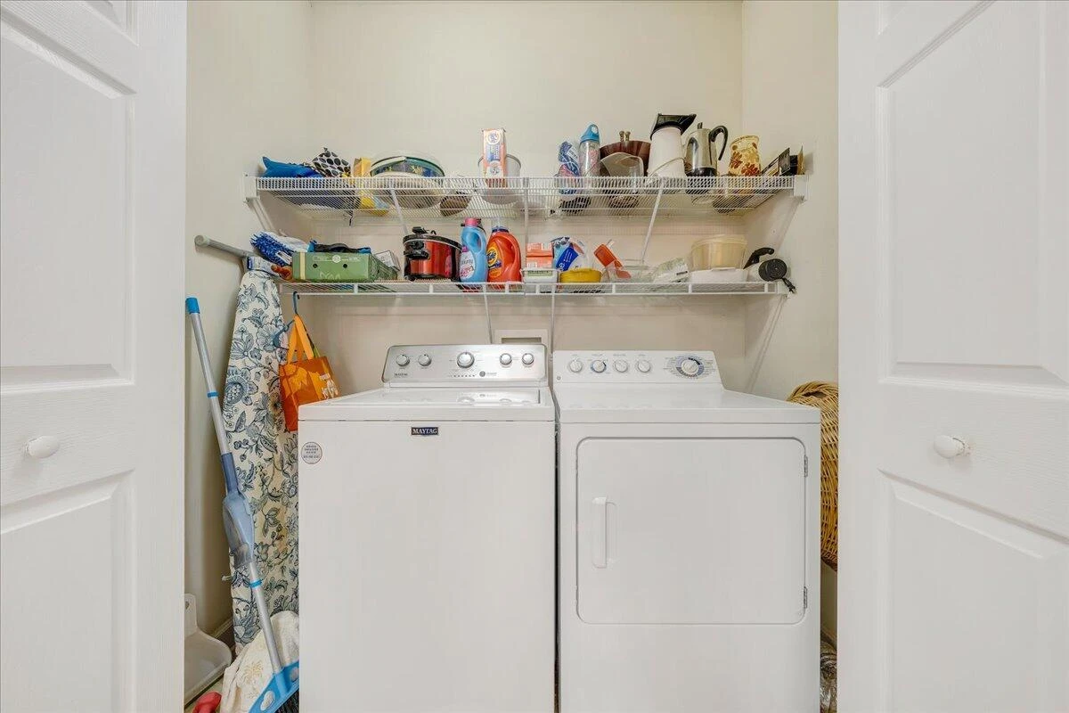 1087 Joffrey DR - Photo 17