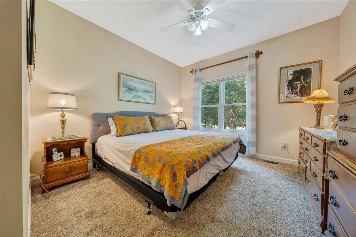 1087 Joffrey DR - Photo 18