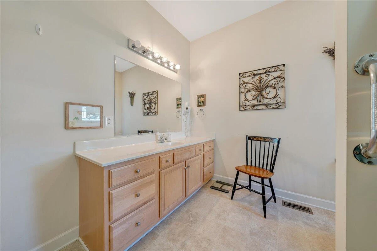 1087 Joffrey DR - Photo 21