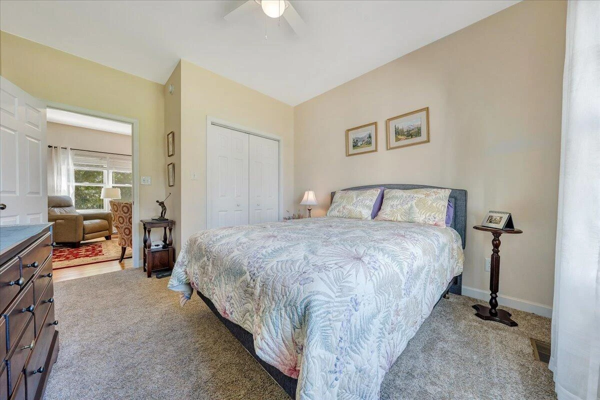 1087 Joffrey DR - Photo 25