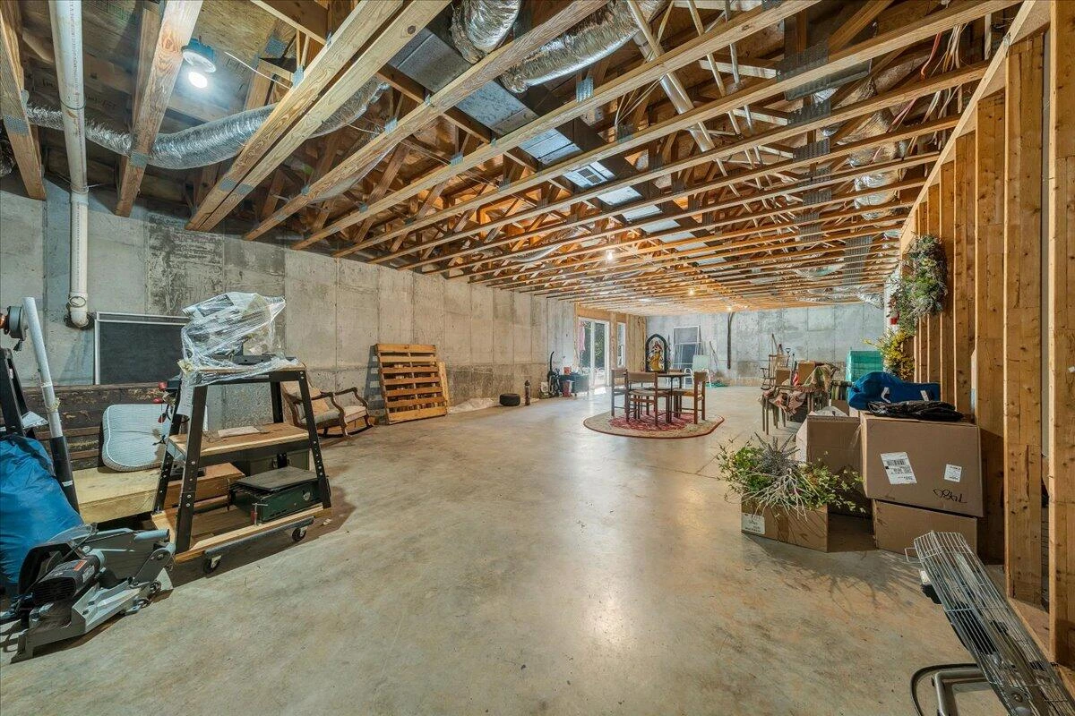 1087 Joffrey DR - Photo 29