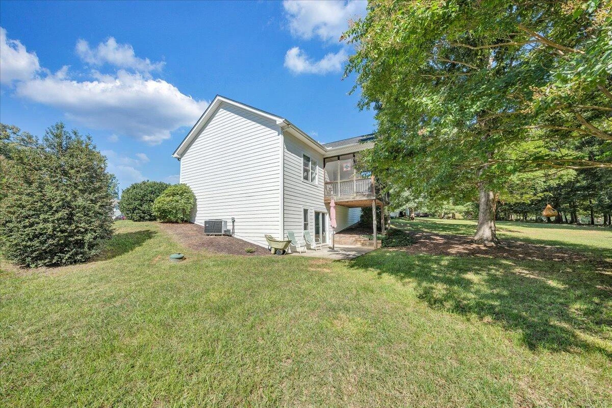 1087 Joffrey DR - Photo 34