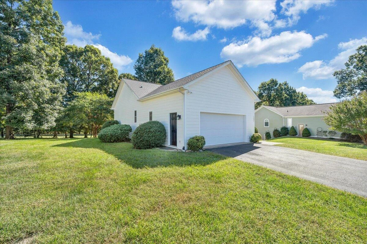 1087 Joffrey DR - Photo 39