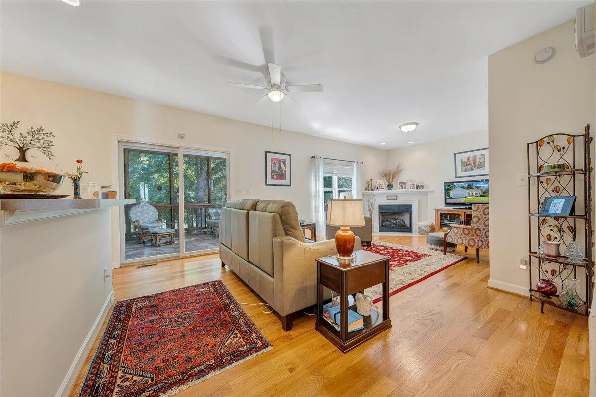1087 Joffrey DR - Photo 6