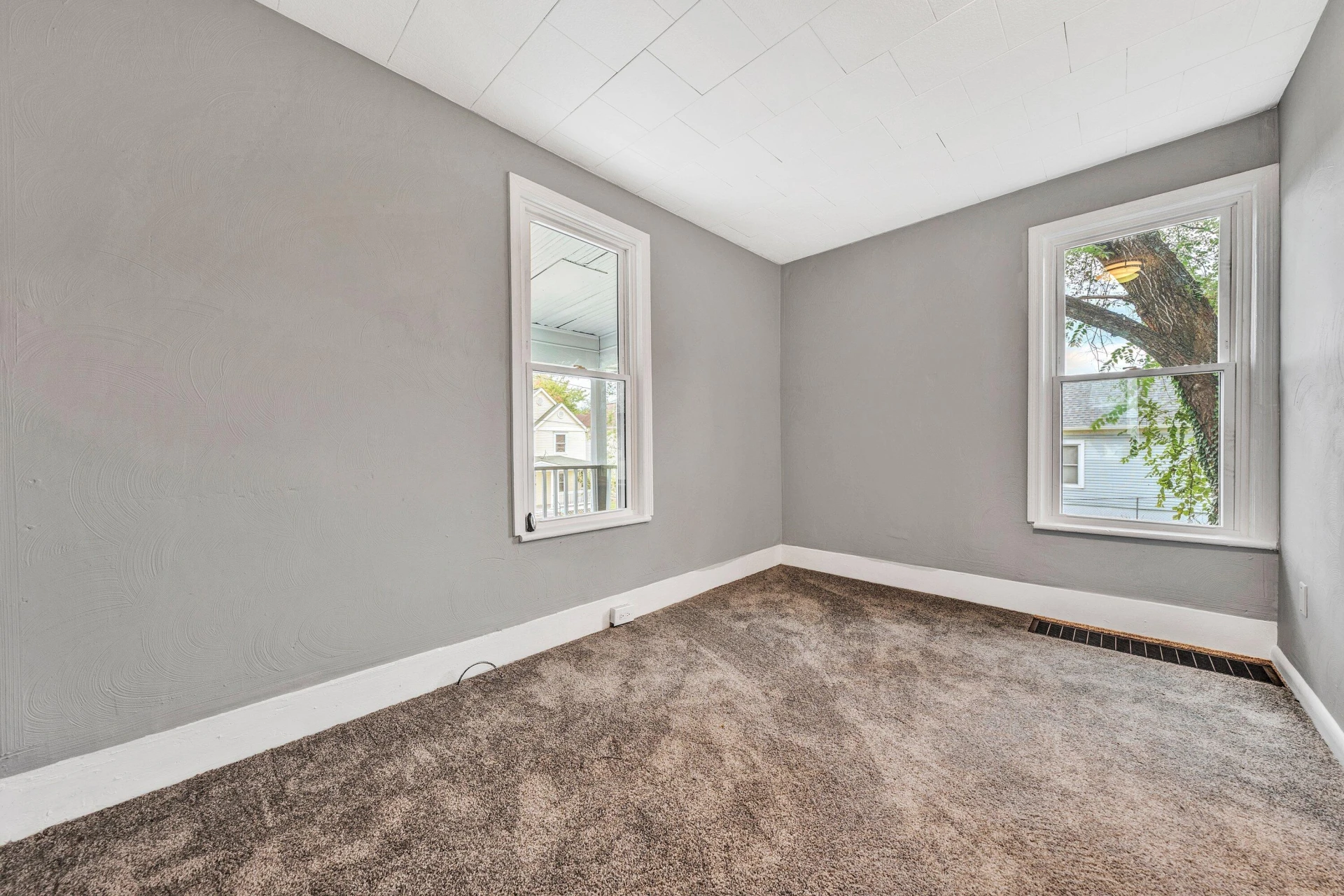 822 Gilmer AVE - Photo 11