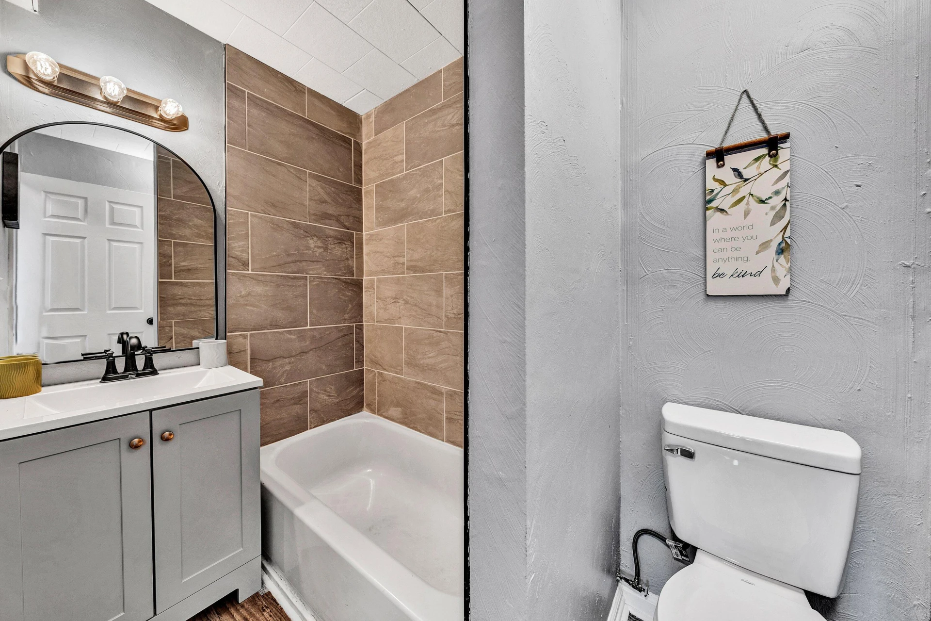 822 Gilmer AVE - Photo 12