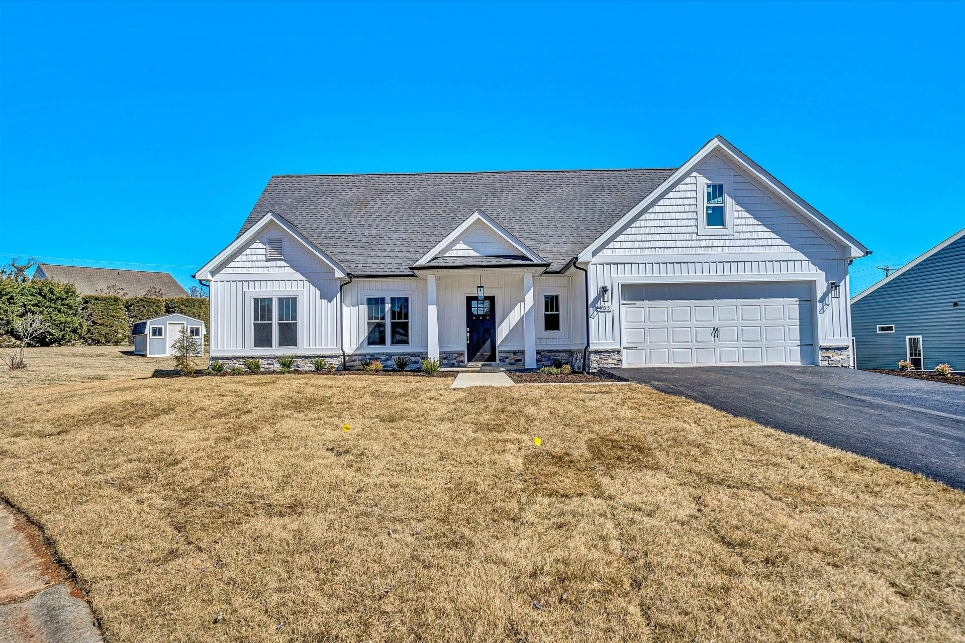 405 Decatur CIR