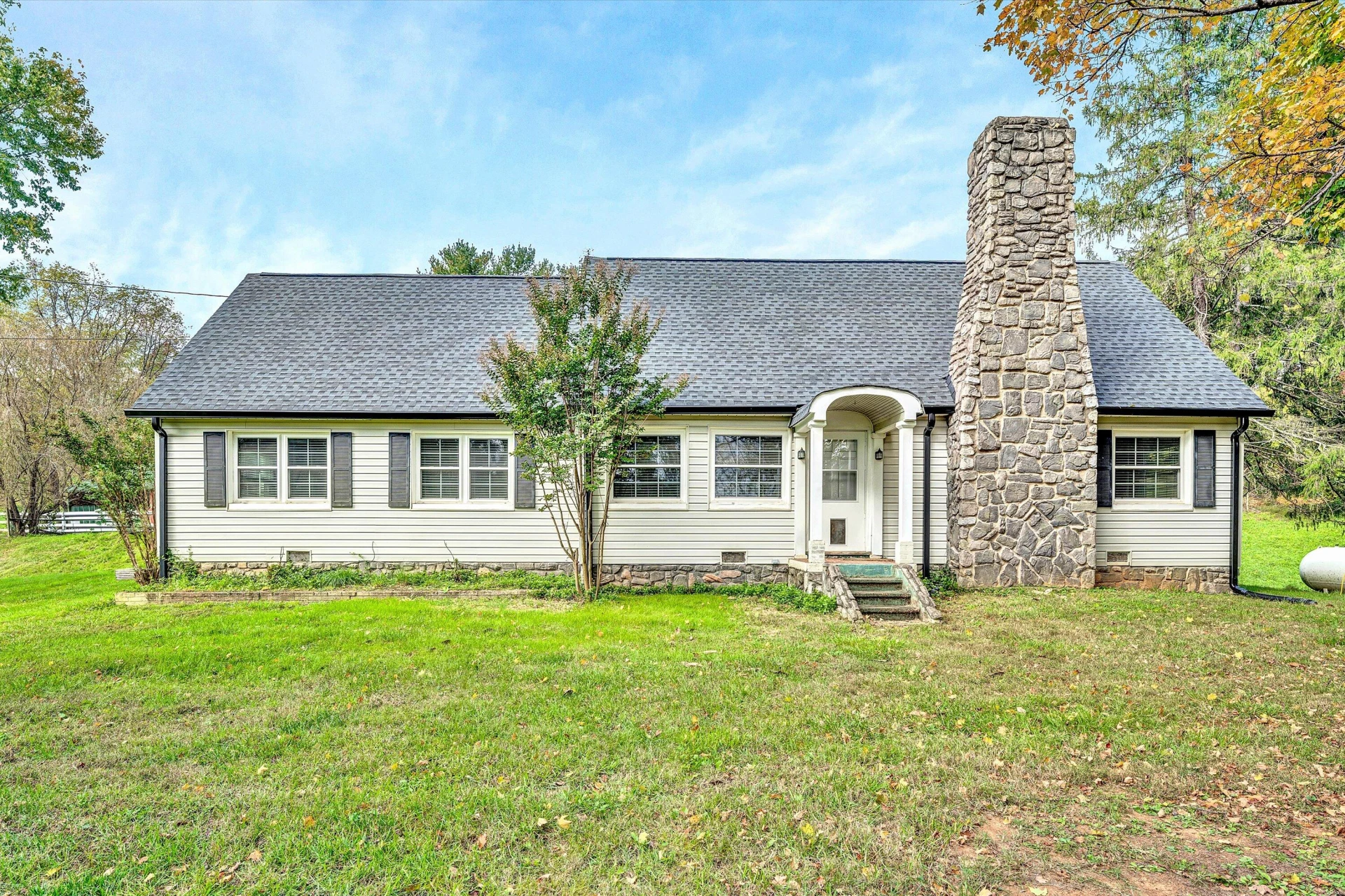 6869 Old Mill RD
