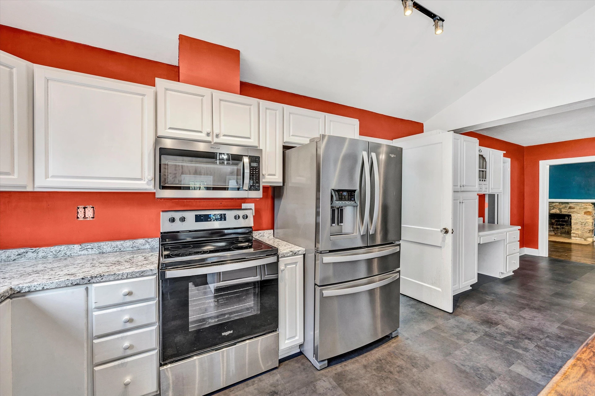 6869 Old Mill RD - Photo 10