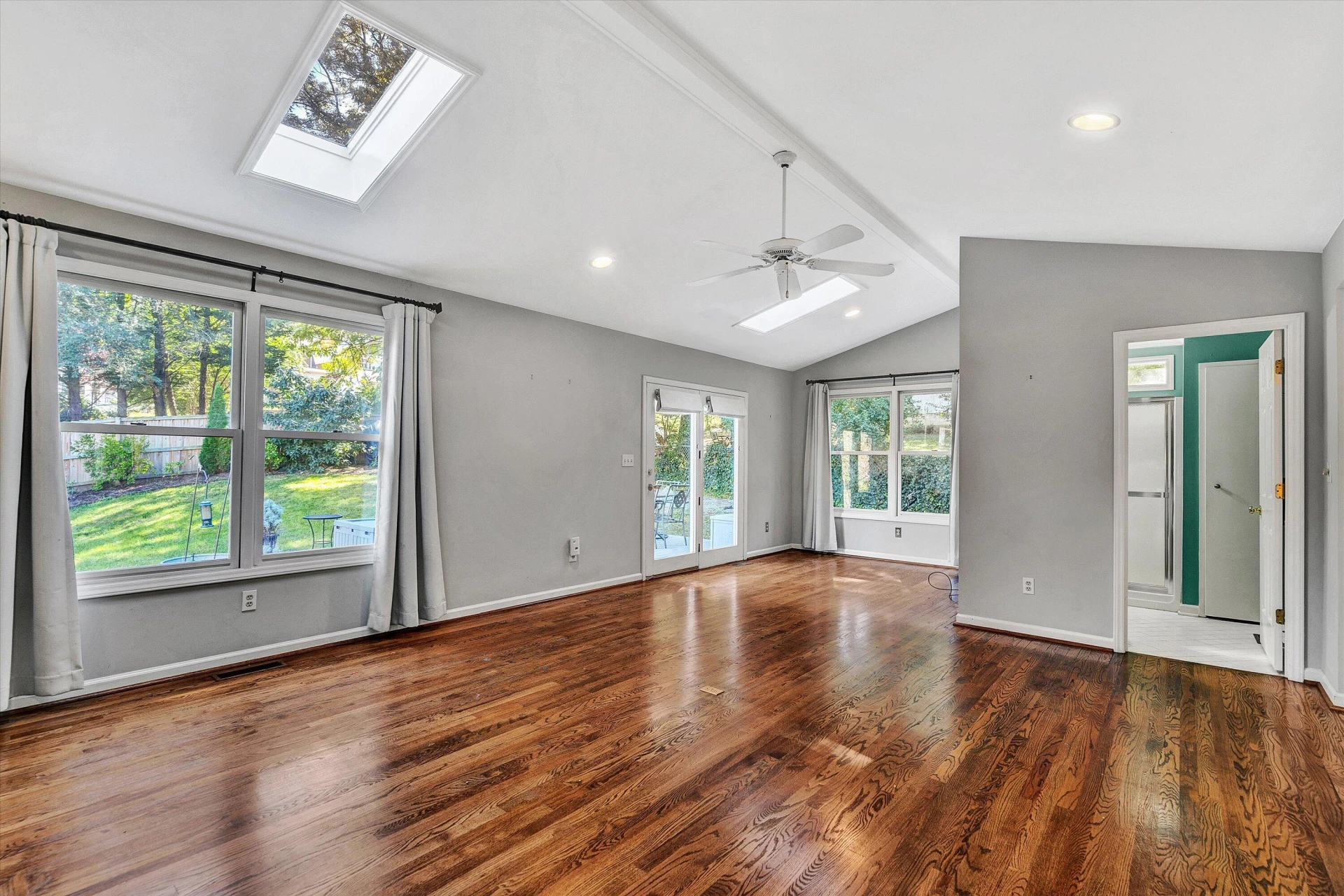2730 Crystal Spring AVE - Photo 21
