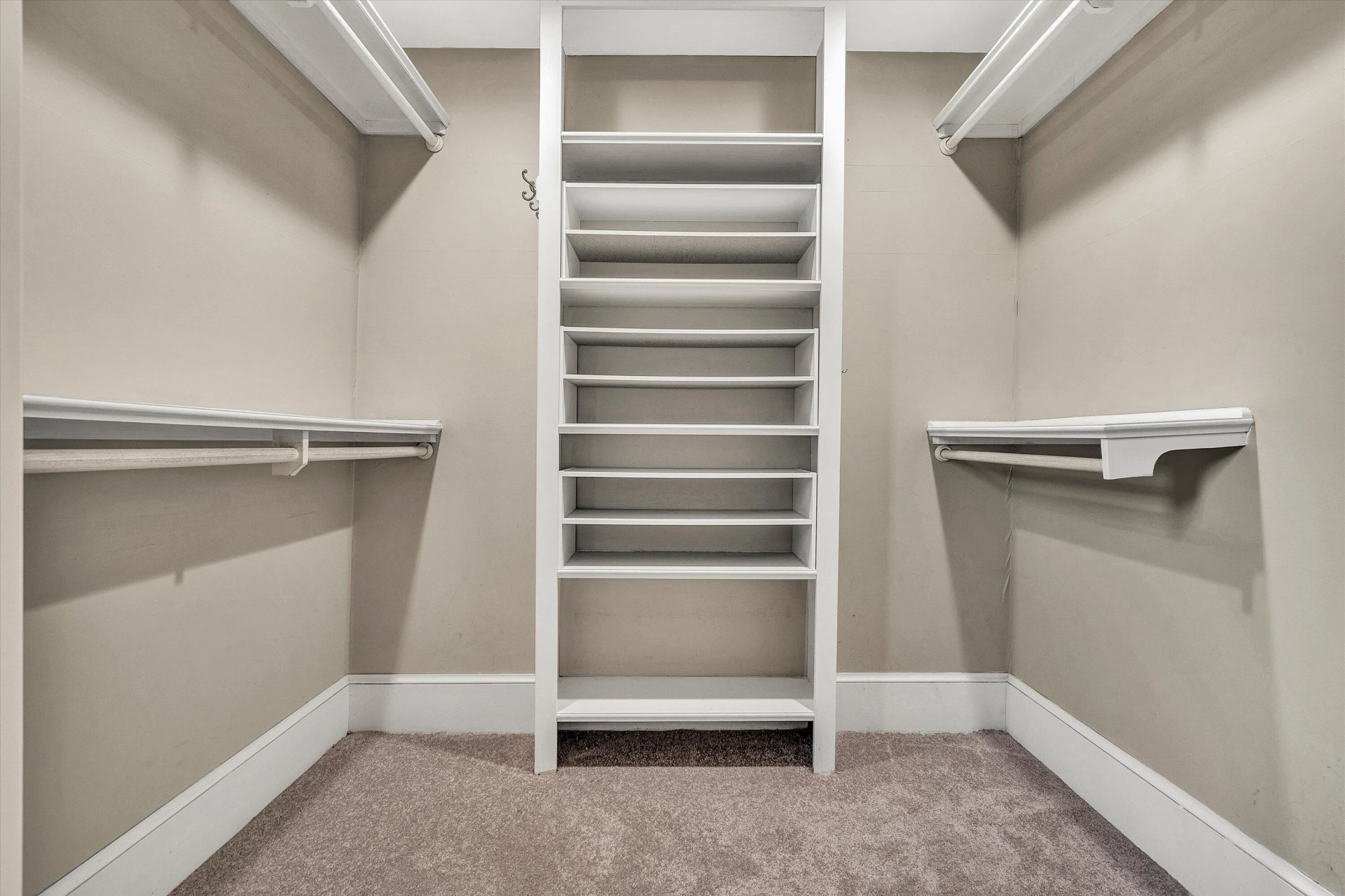 2730 Crystal Spring AVE - Photo 29