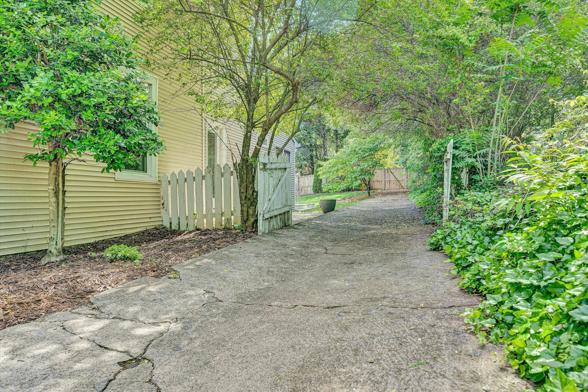 2730 Crystal Spring AVE - Photo 57