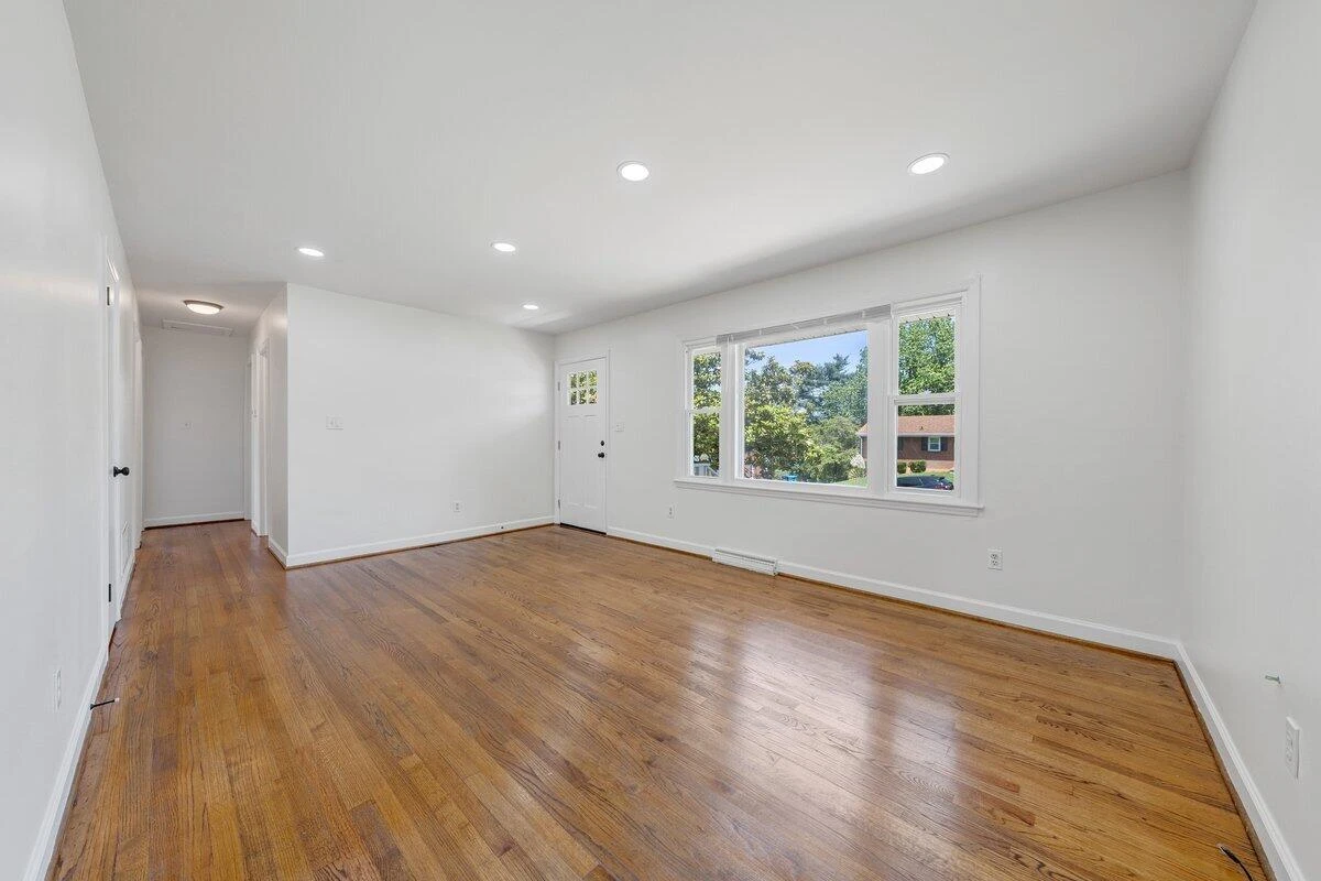 3754 Norway AVE - Photo 9