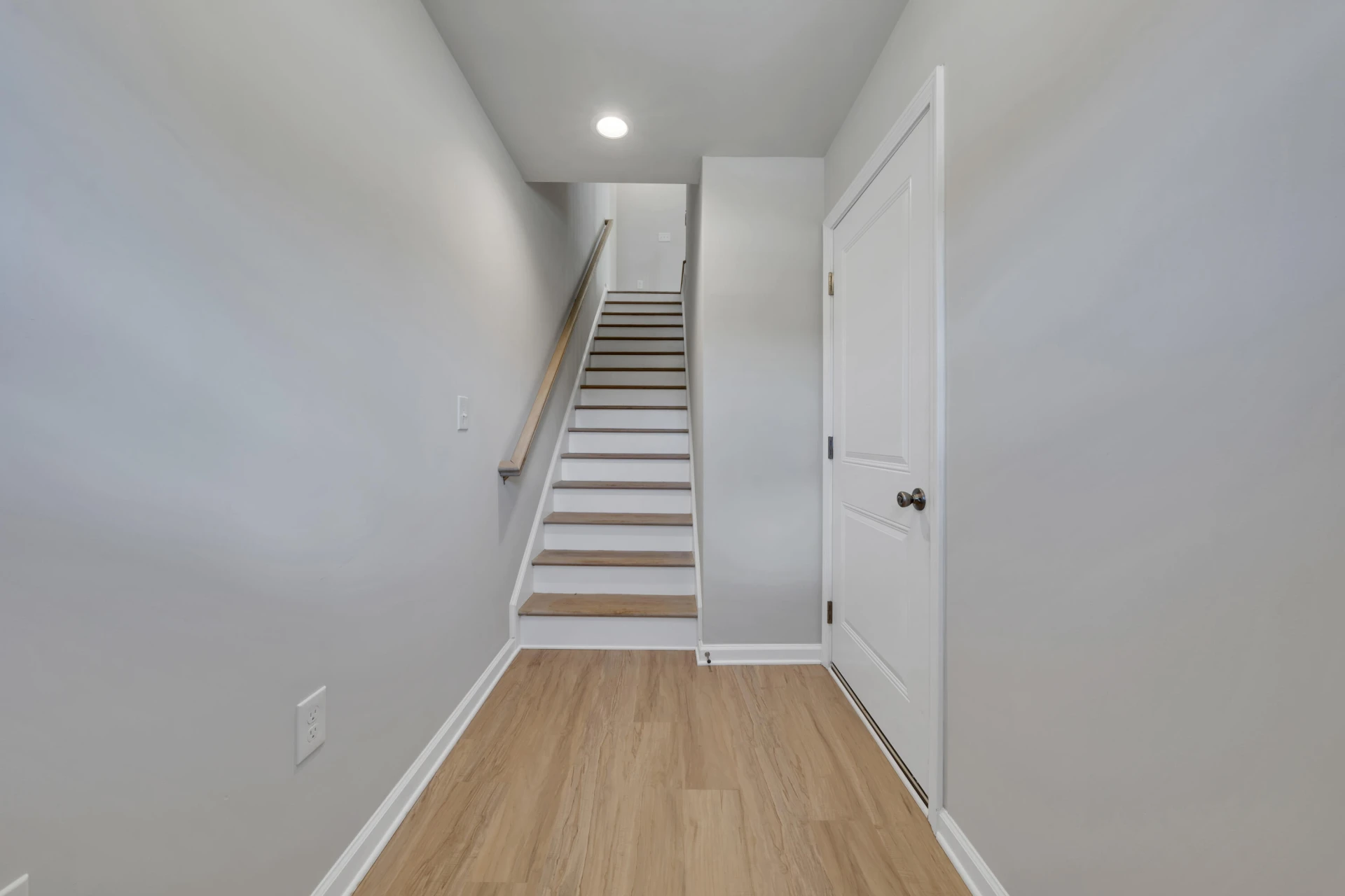 3731 Greenway DR - Photo 3