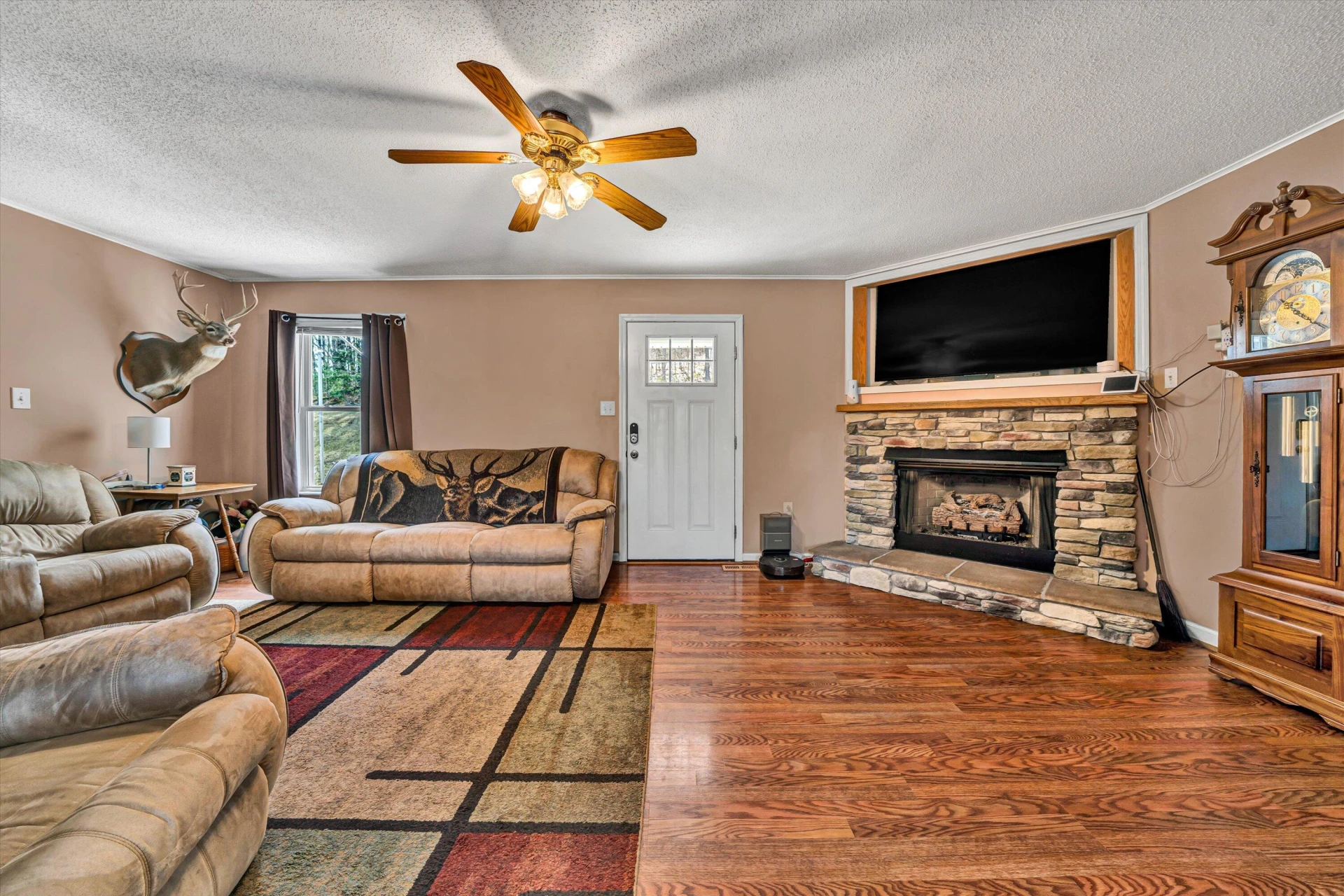 1254 Archway LN - Photo 4