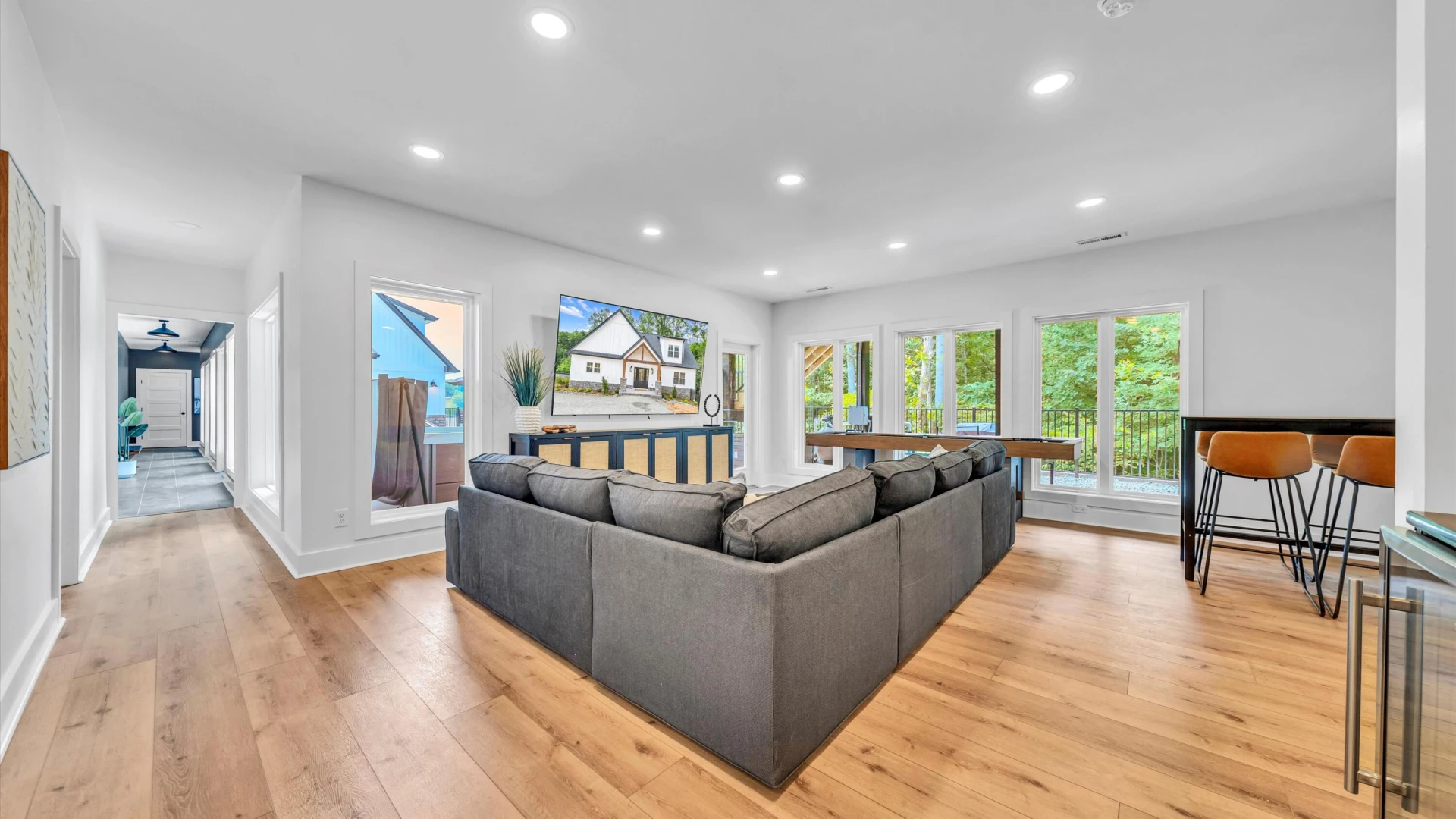 610 Surfside DR - Photo 4