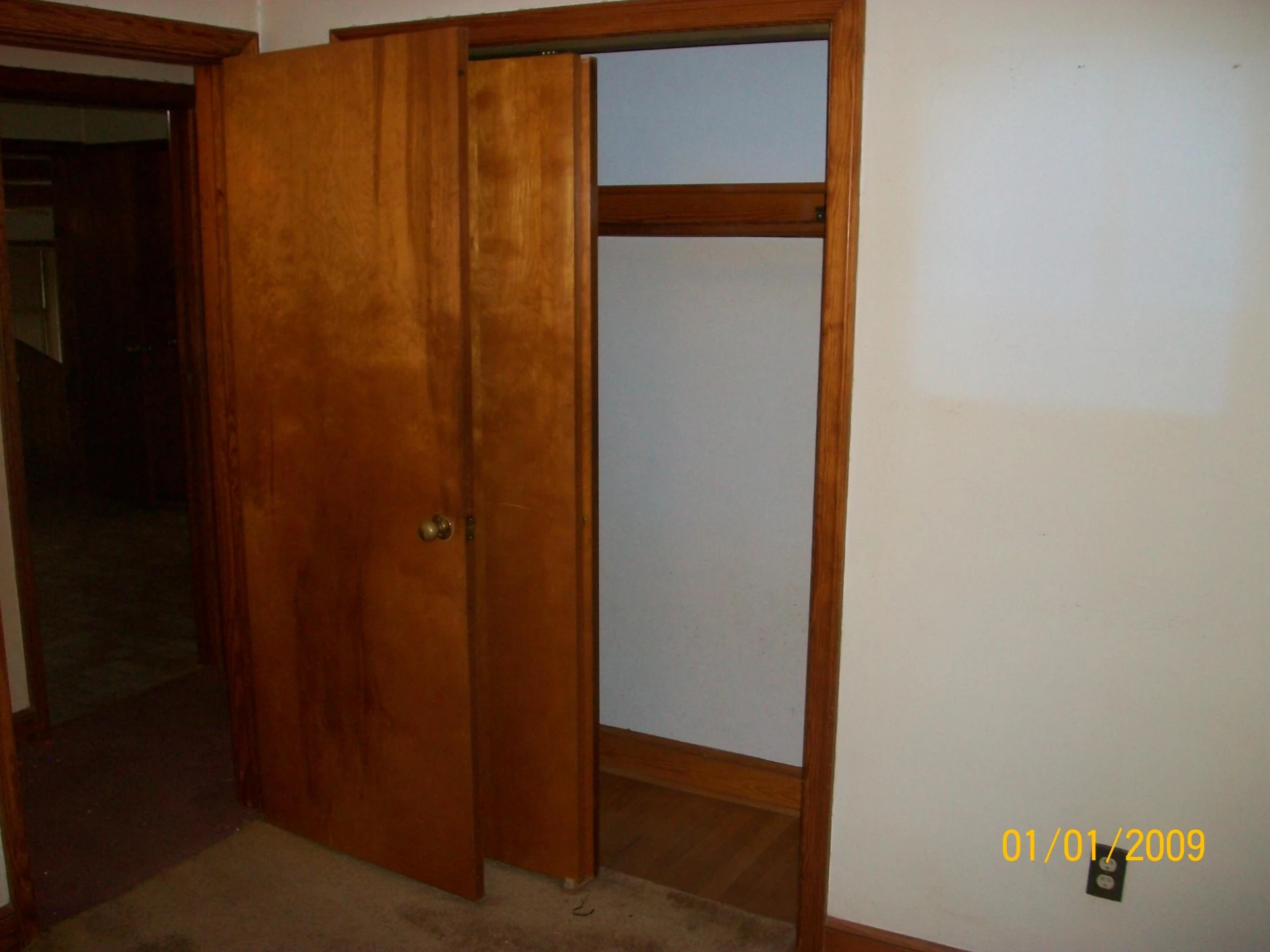 230 Crittendon AVE - Photo 4