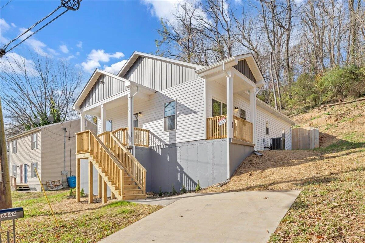 1464 Varnell AVE
