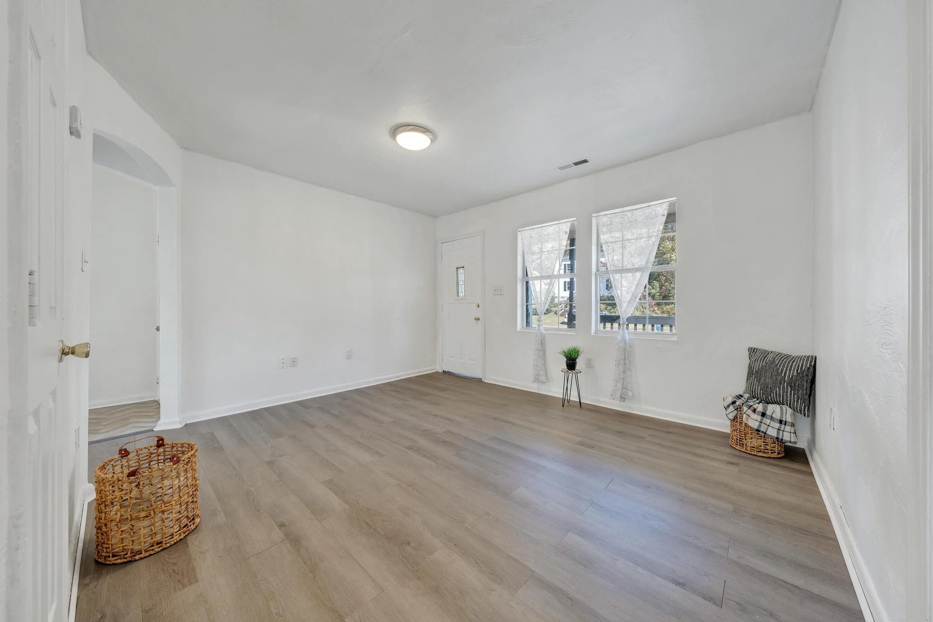 2116 Staunton AVE - Photo 4