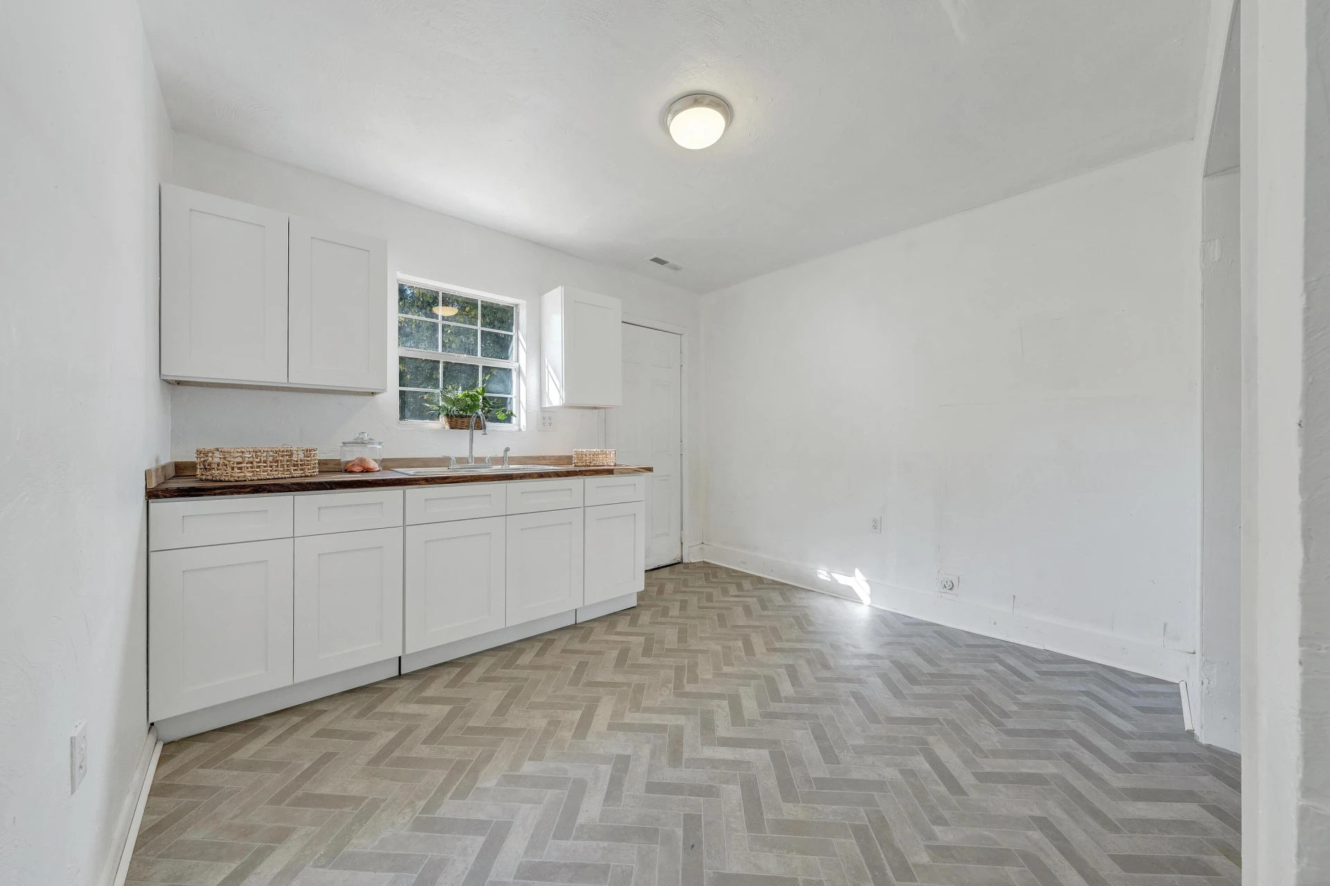 2116 Staunton AVE - Photo 6