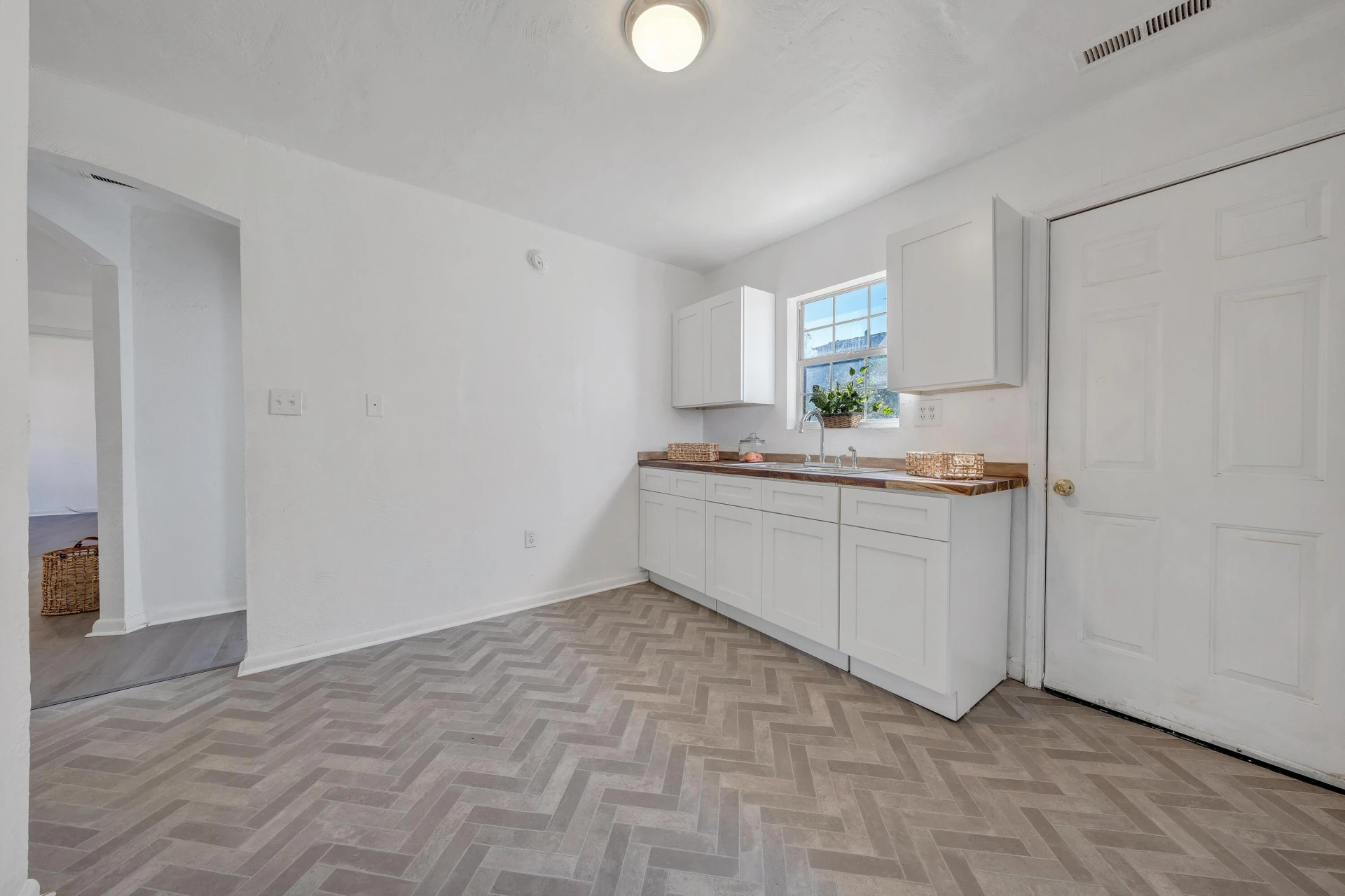 2116 Staunton AVE - Photo 7