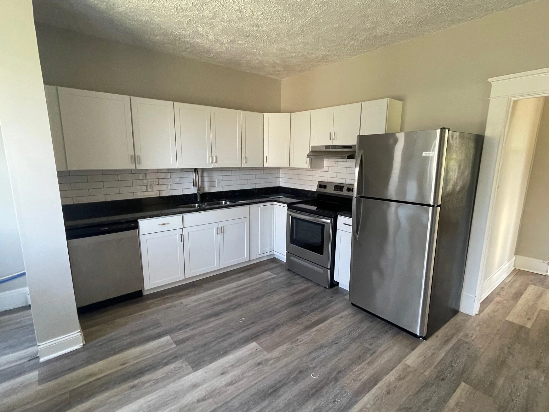 212 College ST - Photo 13