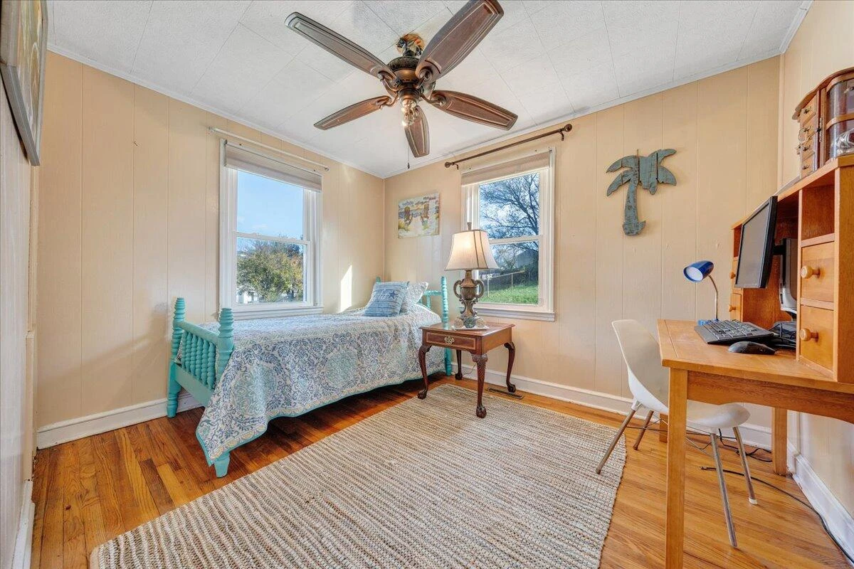 200 Goodwin AVE - Photo 10