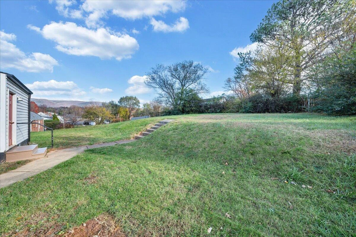 200 Goodwin AVE - Photo 17