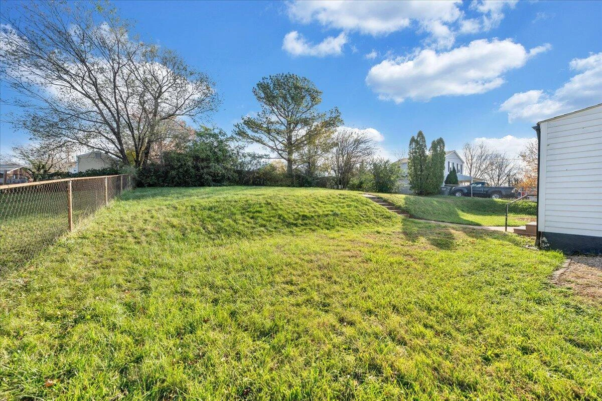200 Goodwin AVE - Photo 18