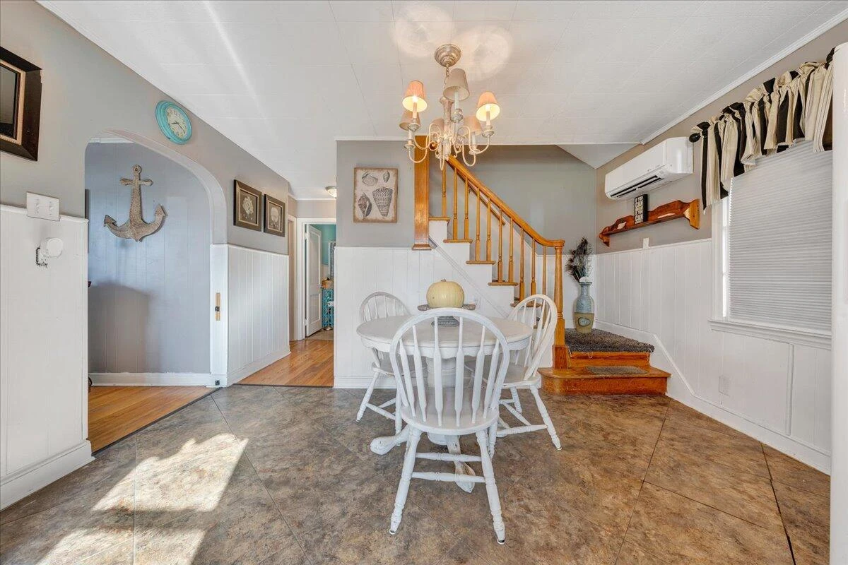 200 Goodwin AVE - Photo 7