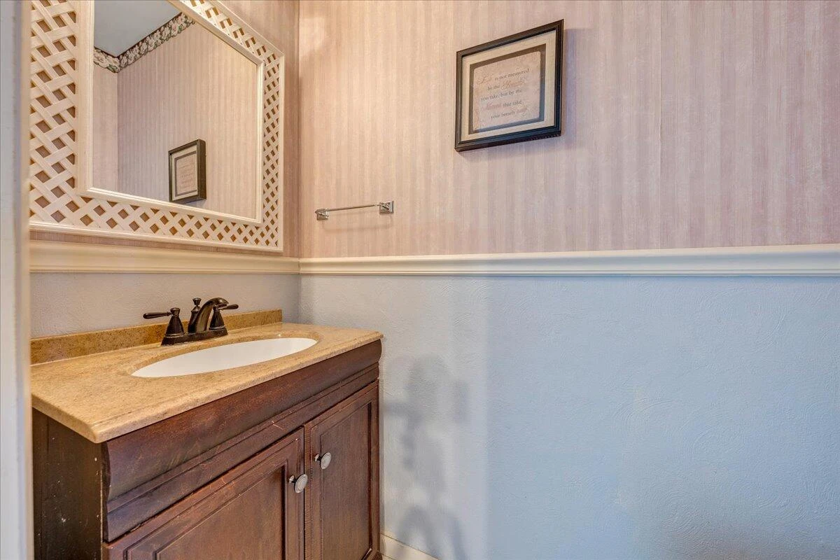 109 Southampton DR - Photo 10