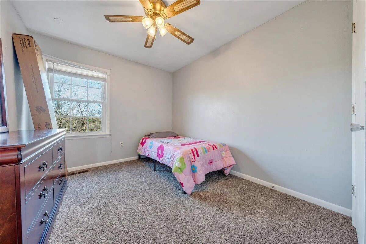 109 Southampton DR - Photo 12