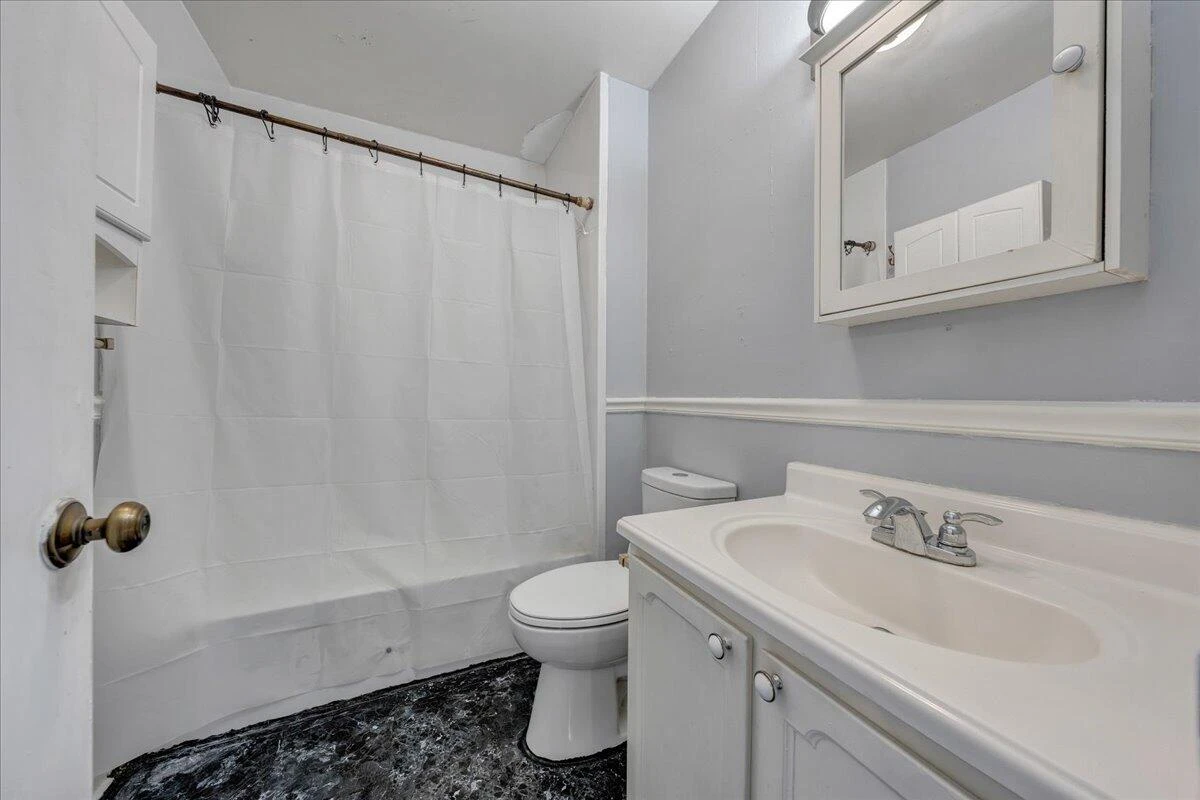 109 Southampton DR - Photo 13