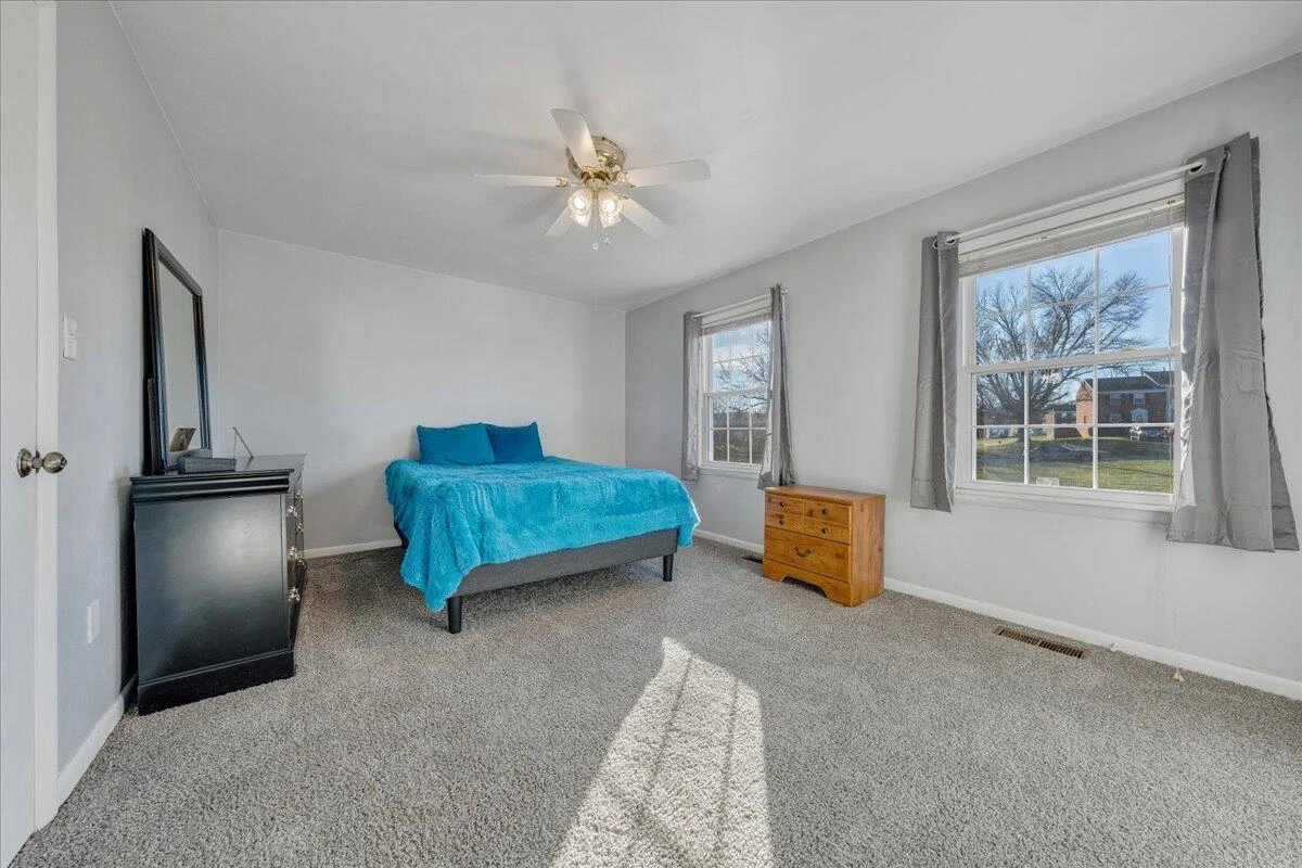109 Southampton DR - Photo 15