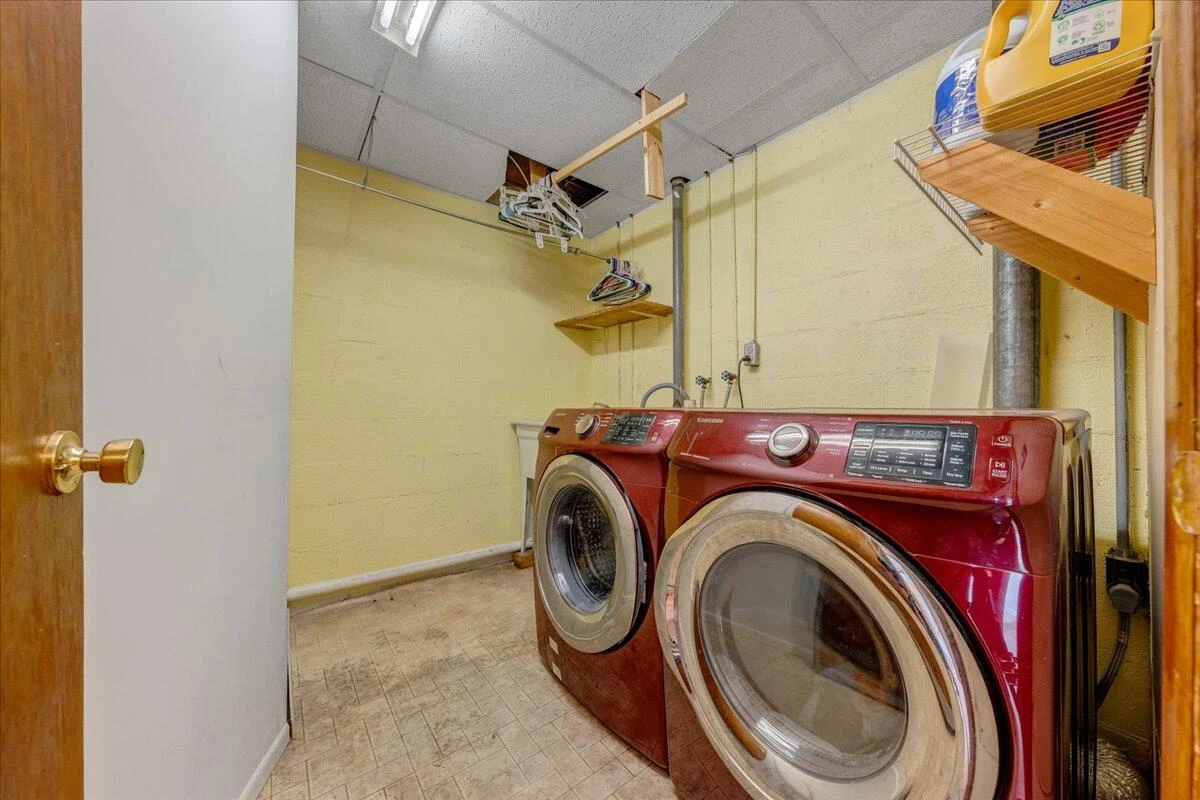 109 Southampton DR - Photo 16