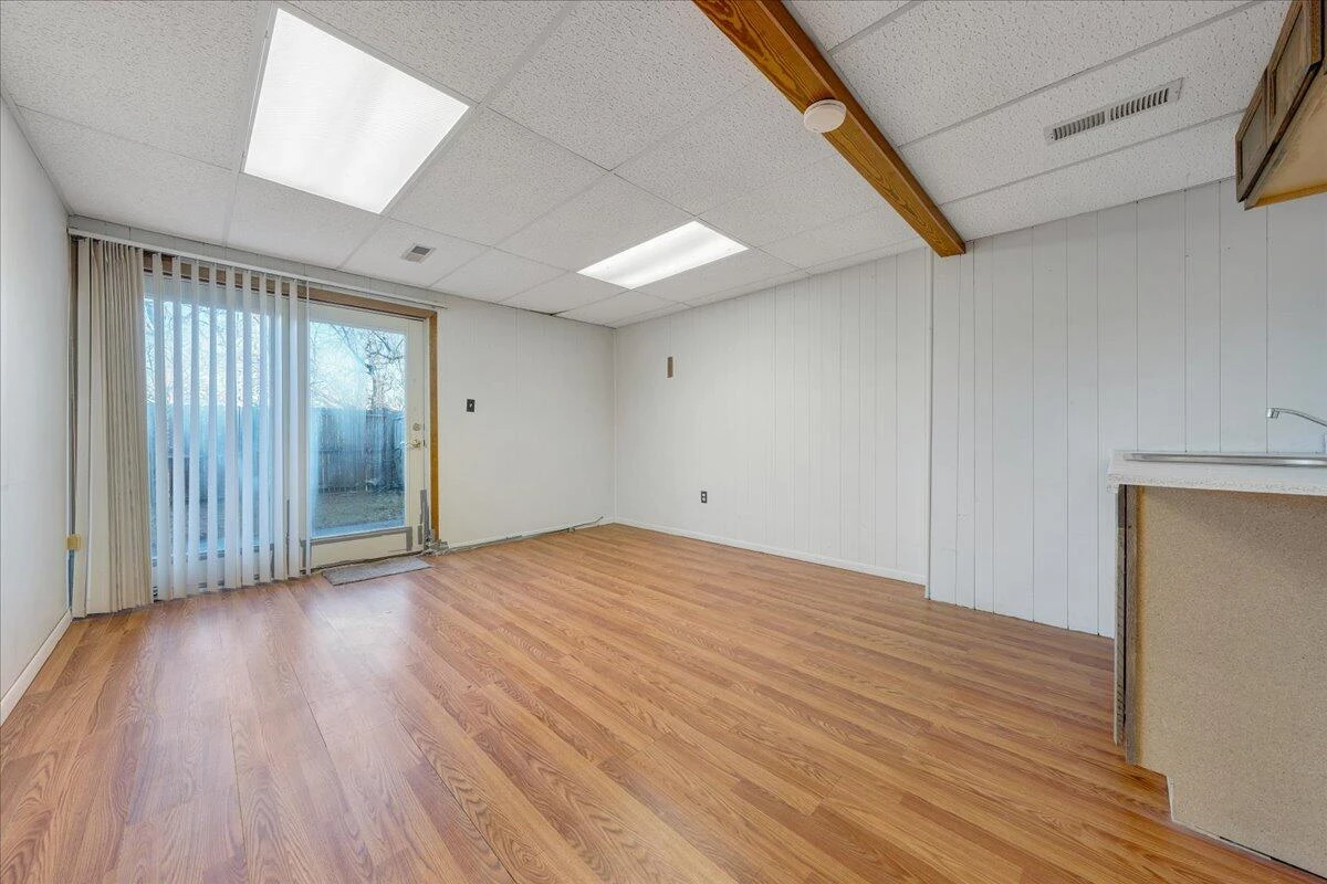 109 Southampton DR - Photo 18
