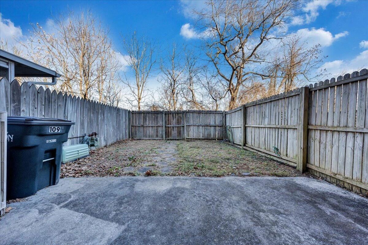 109 Southampton DR - Photo 20
