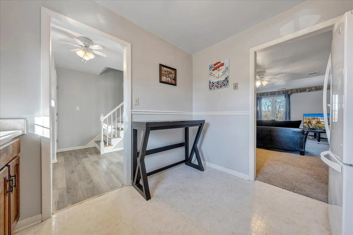 109 Southampton DR - Photo 3