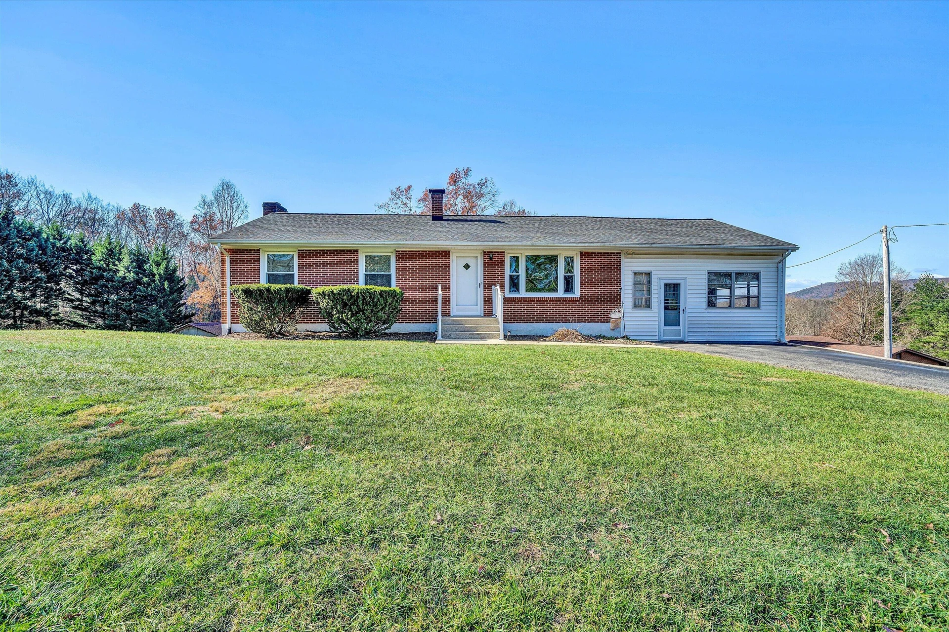 6683 Crowell Gap RD